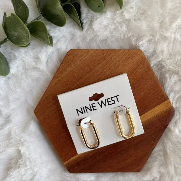 NINE WEST NWT Set! Gold Tone Curb Chain Stretch Bracelet + Long Hoop Earrings - Picture 4 of 14